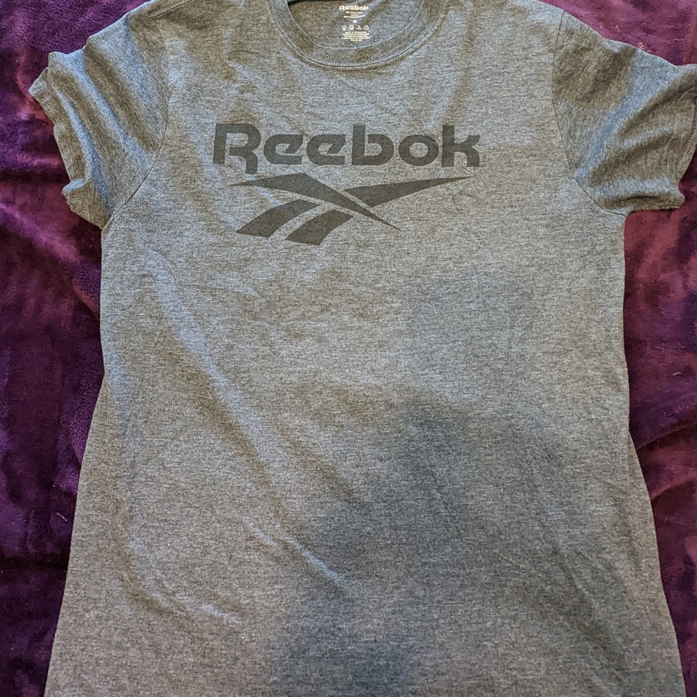 Reebok t-shirt